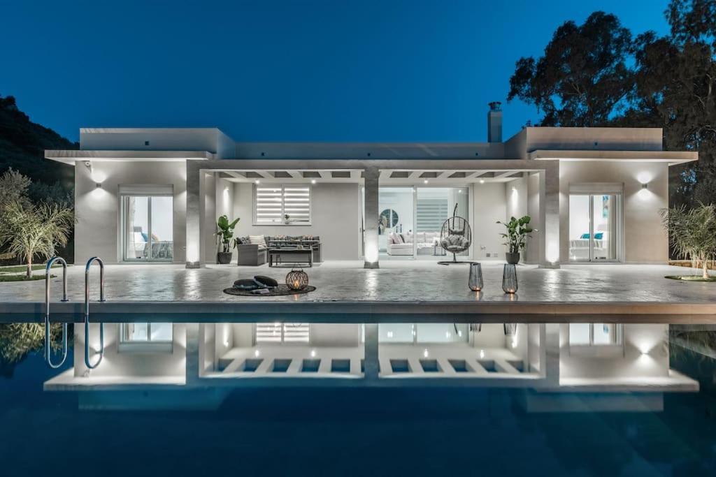 Melissia Luxury Villa Kalamákion Exterior foto